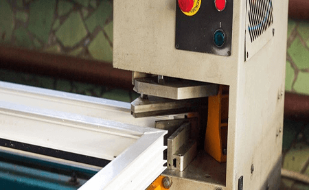 行業(yè) |包裝 |臺達(dá)裁切護(hù)角機(jī)解決方案，動(dòng)作柔順，高速精密